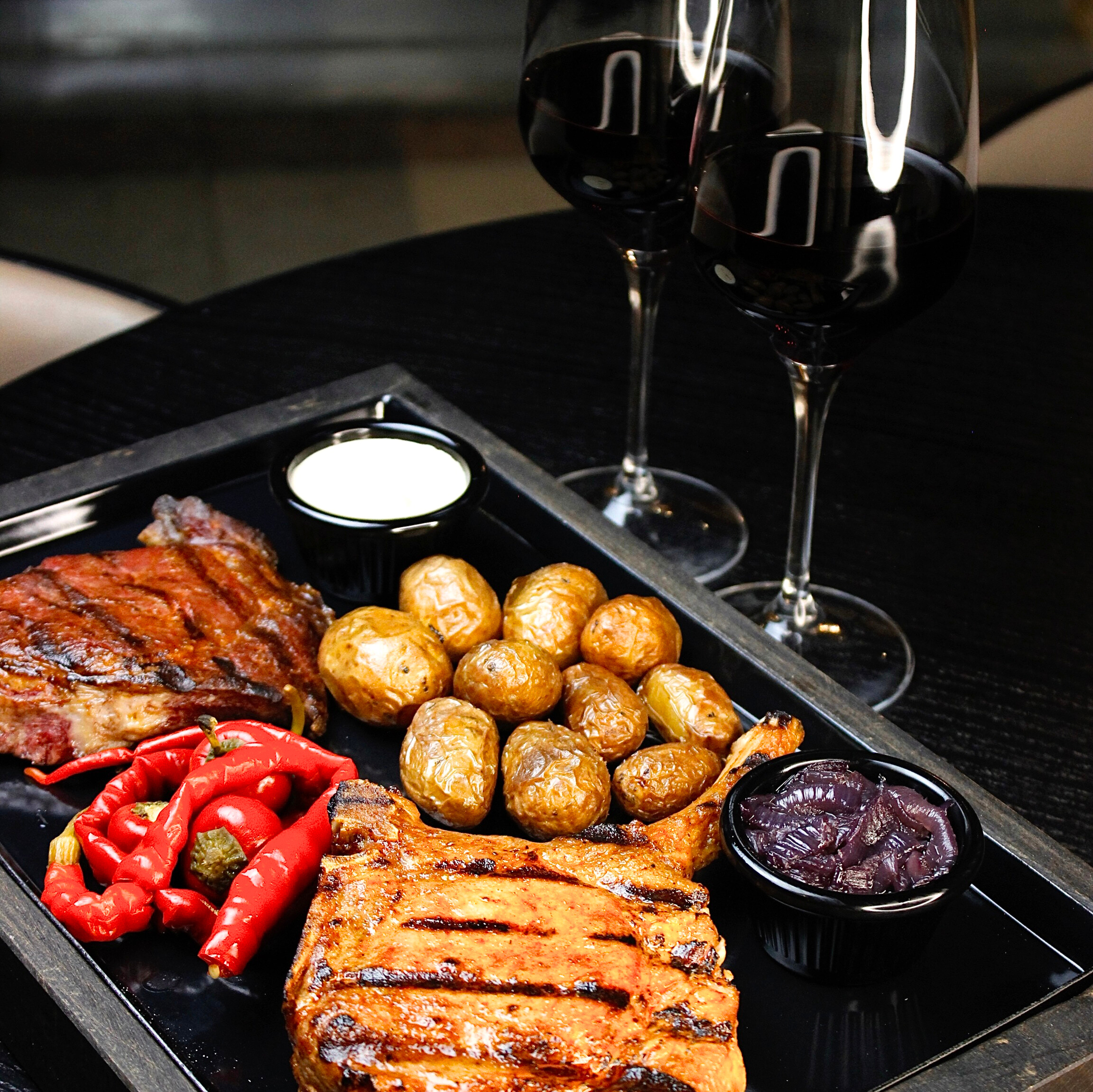 Steak Set + 2 x 0,2 l vína (Rib Eye, Tomahawk)